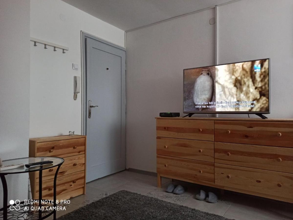Tatjanina Garsonjera Apartamento Subotica Exterior foto